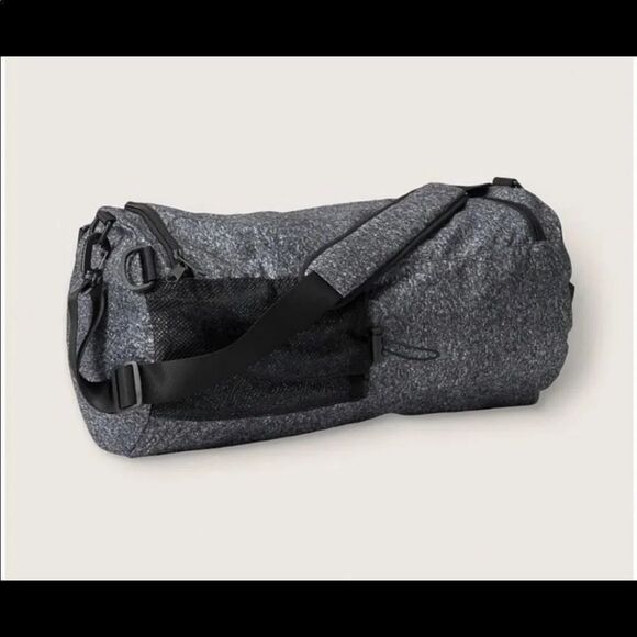 VICTORIAS SECRET PINK CONVERTIBLE DUFFEL BAG - Picture 2 of 7